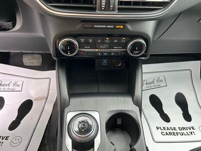 2022 Ford Escape Hybrid Titanium