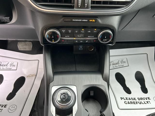 2022 Ford Escape Hybrid Titanium