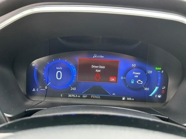 2022 Ford Escape Hybrid Titanium