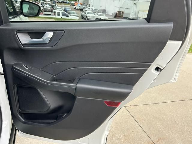 2022 Ford Escape Hybrid Titanium