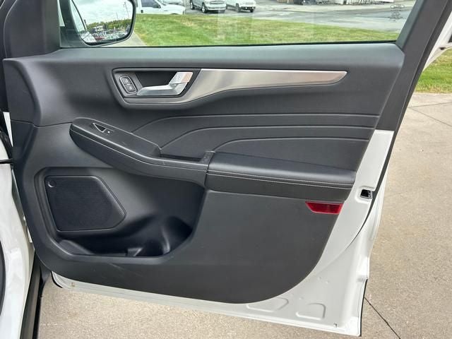 2022 Ford Escape Hybrid Titanium