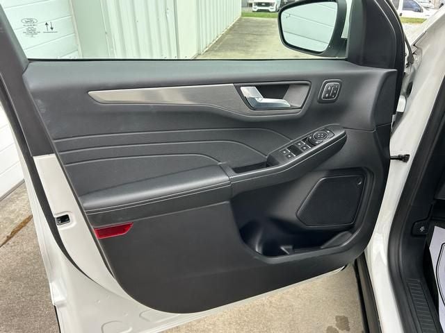 2022 Ford Escape Hybrid Titanium