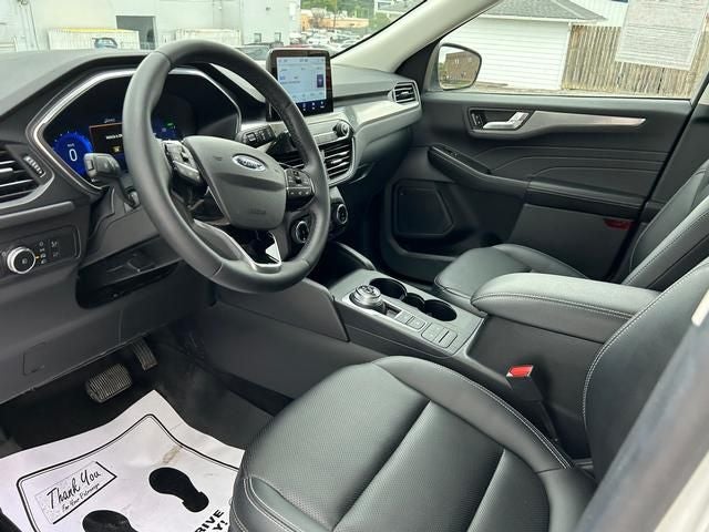 2022 Ford Escape Hybrid Titanium