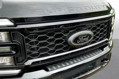 2025 Ford F-350SD Lariat