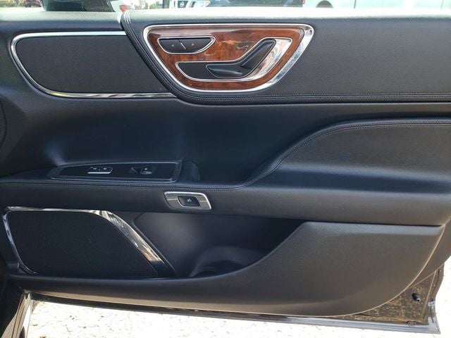 2018 Lincoln Continental Premiere