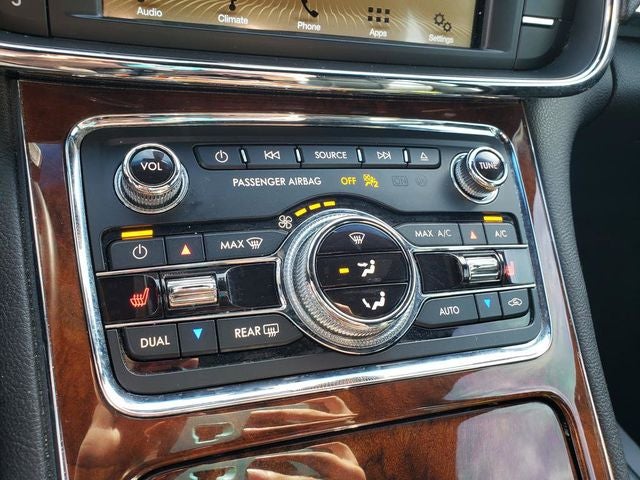 2018 Lincoln Continental Premiere