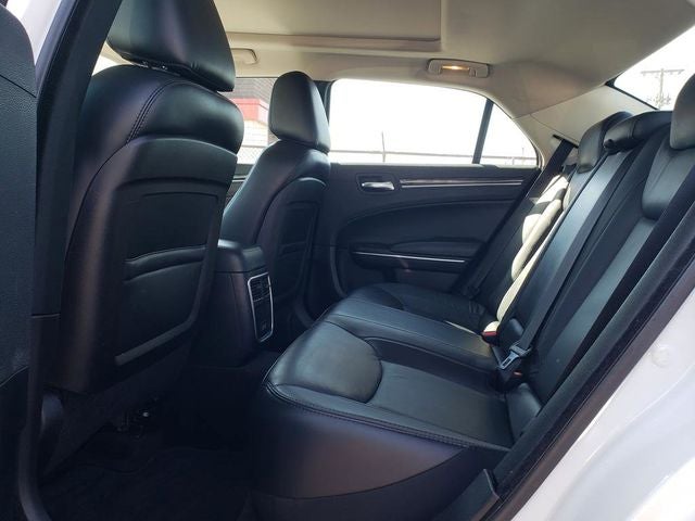 2018 Chrysler 300 Touring