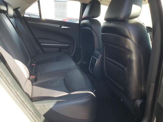 2018 Chrysler 300 Touring