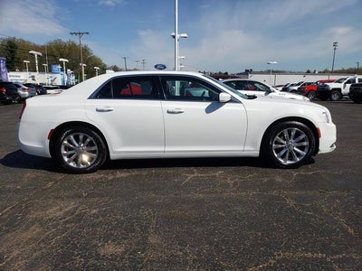 2018 Chrysler 300 Touring