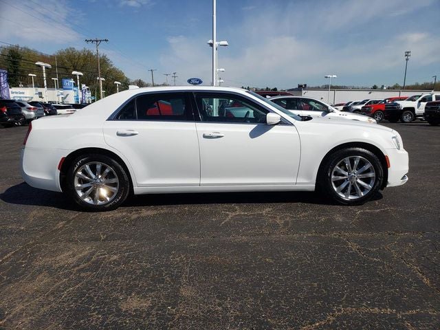2018 Chrysler 300 Touring