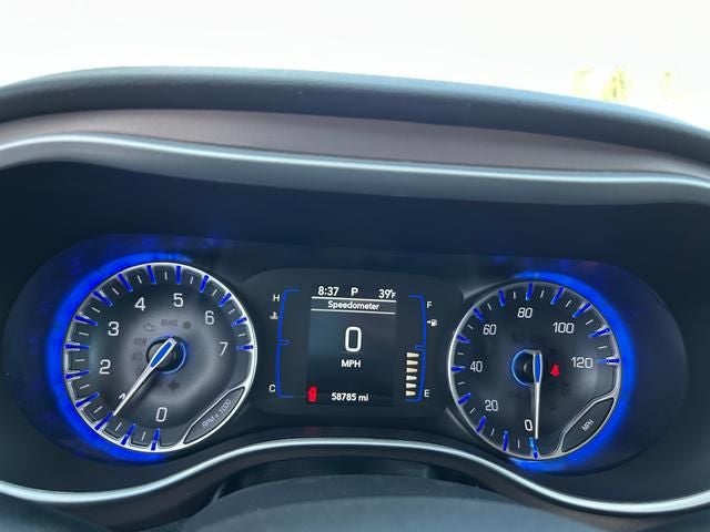 2022 Chrysler Voyager LX