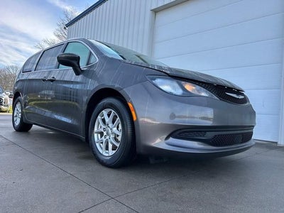 2022 Chrysler Voyager LX