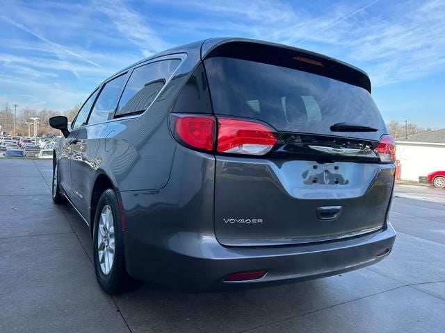 2022 Chrysler Voyager LX