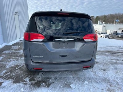 2023 Chrysler Voyager LX