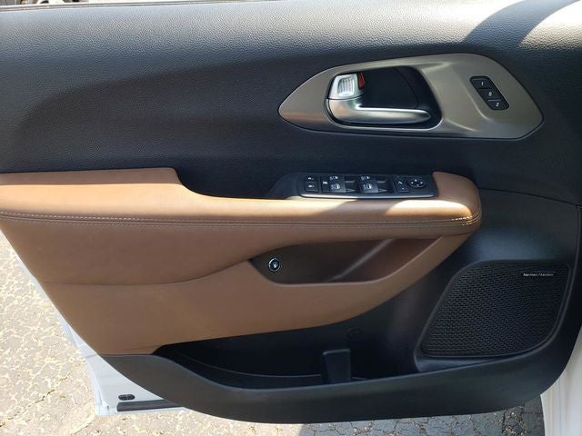 2020 Chrysler Pacifica Hybrid Limited