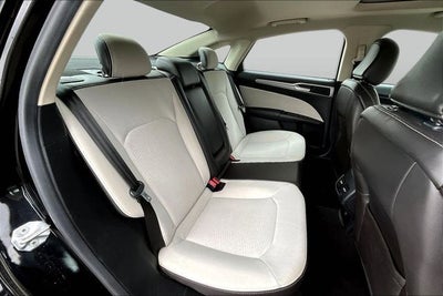 2020 Ford Fusion SE