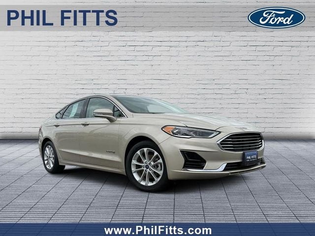 2019 Ford Fusion SEL's photo