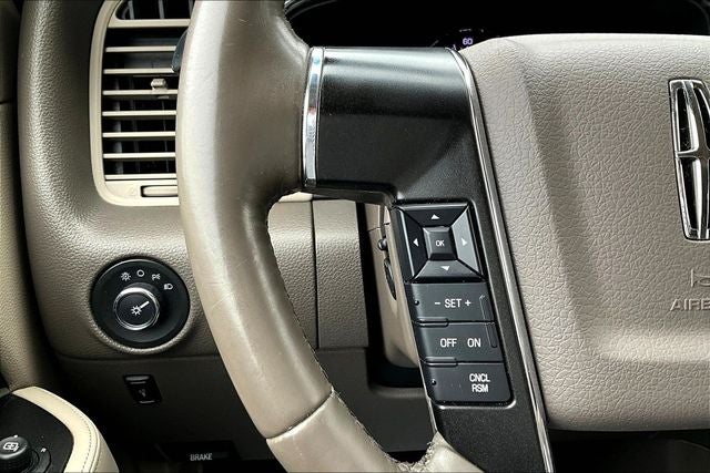 2015 Lincoln Navigator Base