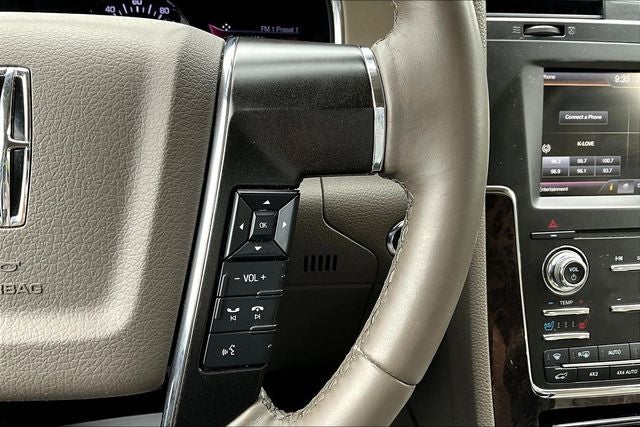 2015 Lincoln Navigator Base