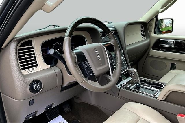 2015 Lincoln Navigator Base