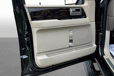 2015 Lincoln Navigator Base