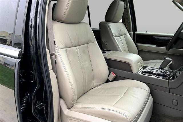 2015 Lincoln Navigator Base
