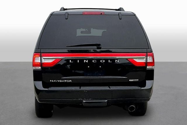 2015 Lincoln Navigator Base
