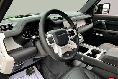 2025 Land Rover Defender 110 X-Dynamic SE