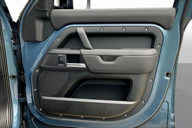 2025 Land Rover Defender 110 X-Dynamic SE