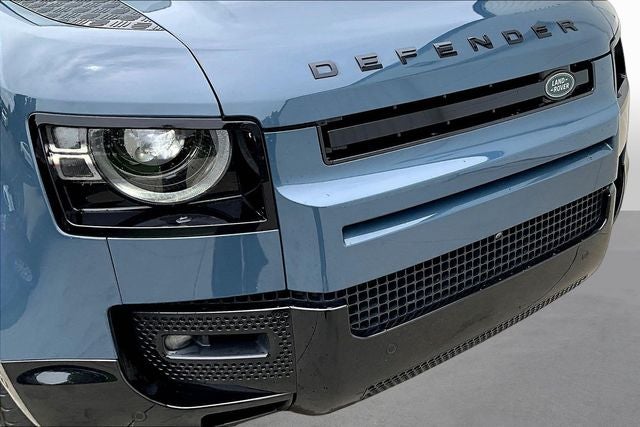 2025 Land Rover Defender 110 X-Dynamic SE