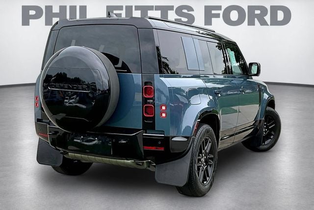 2025 Land Rover Defender 110 X-Dynamic SE