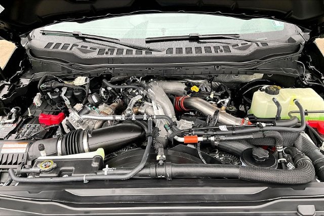 2027 Ford Super Duty F-350® Lariat®