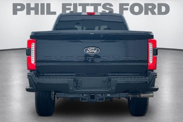 2027 Ford Super Duty F-350® Lariat®