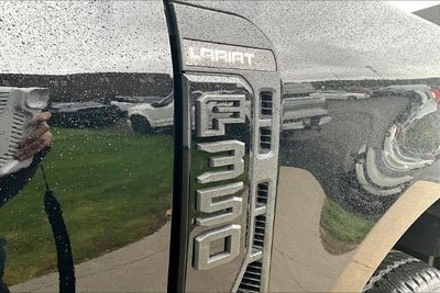 2027 Ford Super Duty F-350® Lariat®
