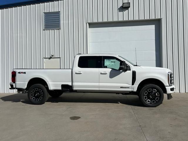 2025 Ford Super Duty F-350® Platinum®