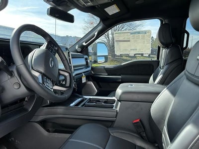 2025 Ford Super Duty F-350® Platinum®