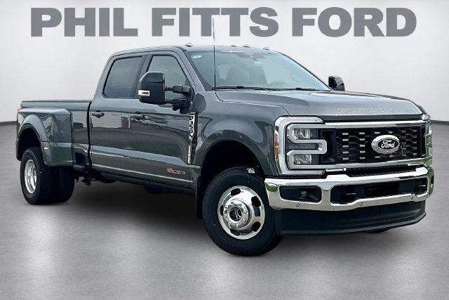 2027 Ford Super Duty F-350® Lariat®