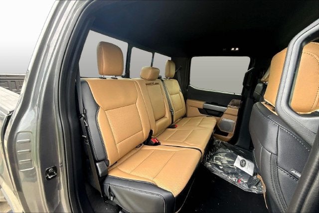 2027 Ford Super Duty F-350® Lariat®