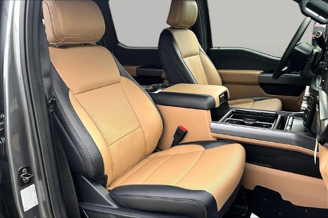 2027 Ford Super Duty F-350® Lariat®