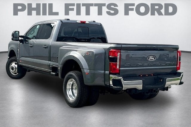 2027 Ford Super Duty F-350® Lariat®