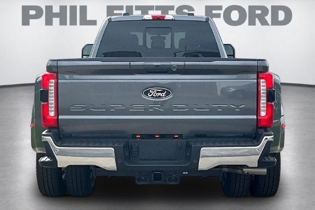 2027 Ford Super Duty F-350® Lariat®
