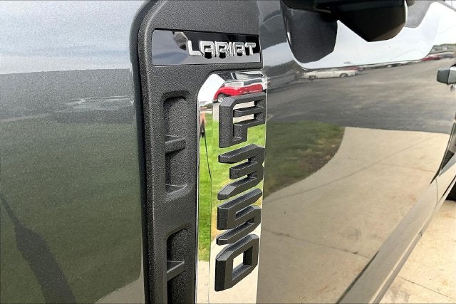 2027 Ford Super Duty F-350® Lariat®