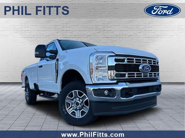 2025 Ford Super Duty F-350® XLT