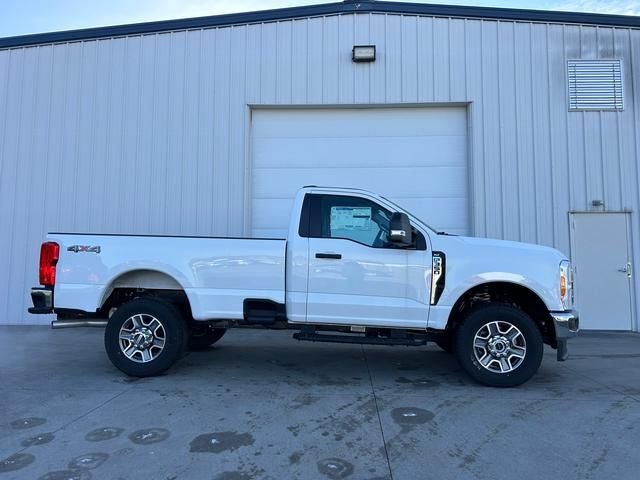 2025 Ford Super Duty F-350® XLT