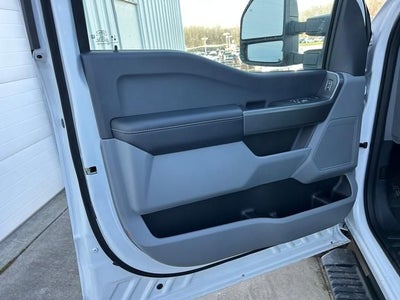 2025 Ford Super Duty F-350® XLT